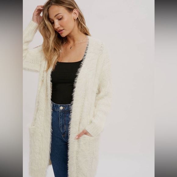 Cozy, fuzzy, white cable knit soft long sleeve open front cardigan sweater - Picture 5 of 11